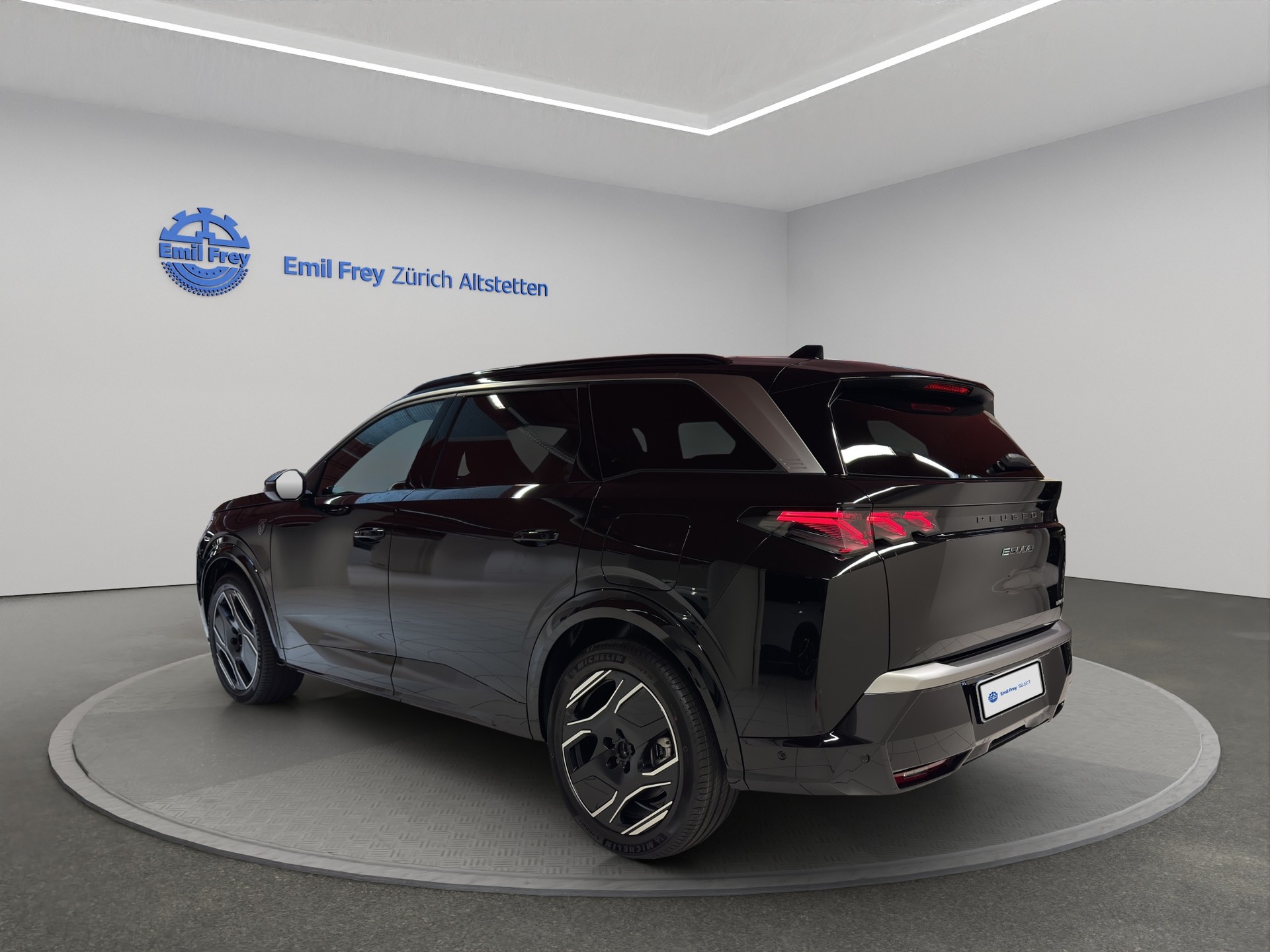 PEUGEOT 5008 e-GT Exclusive AWD-image-2