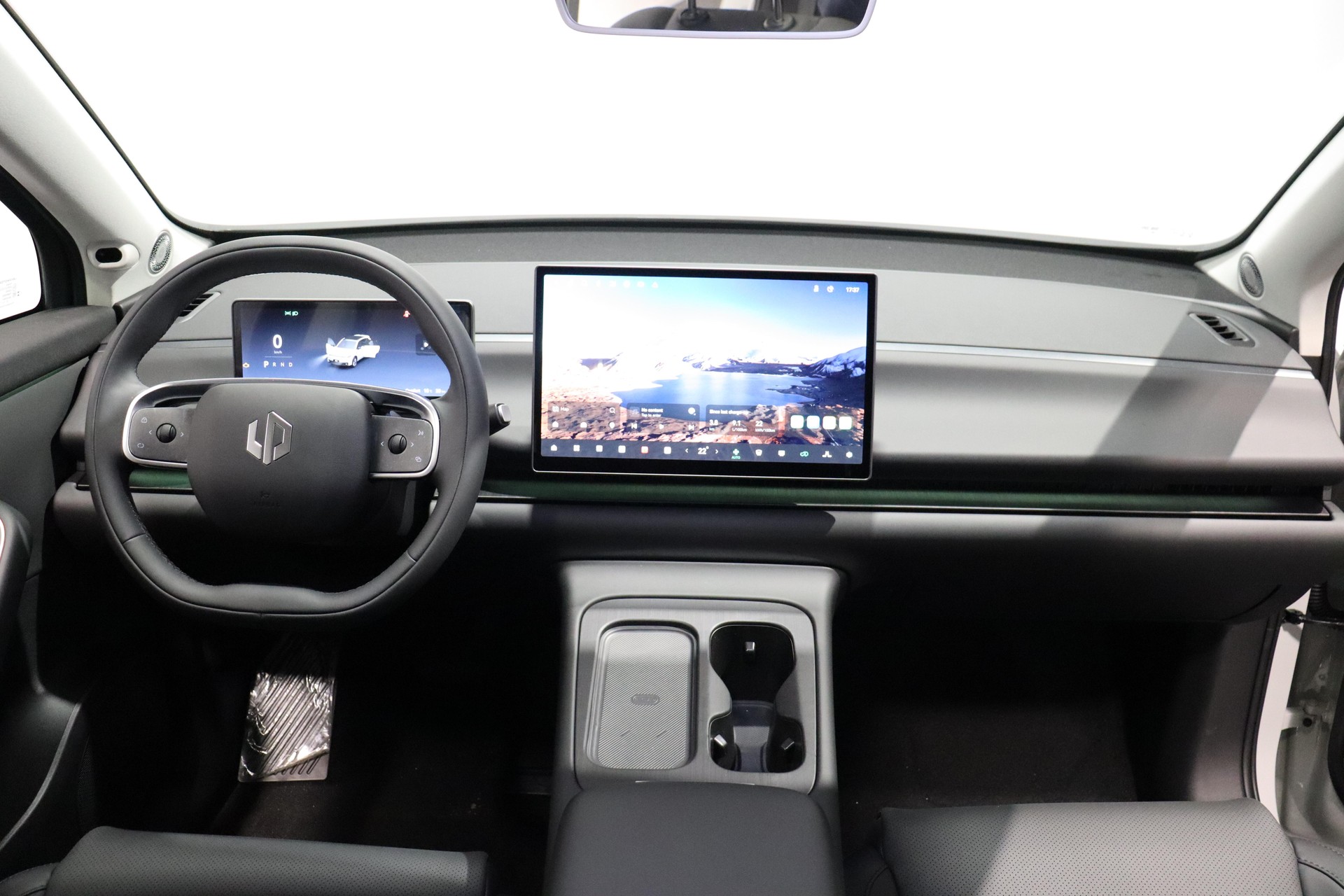 LEAPMOTOR C10 1.5 REEV Design-image-5