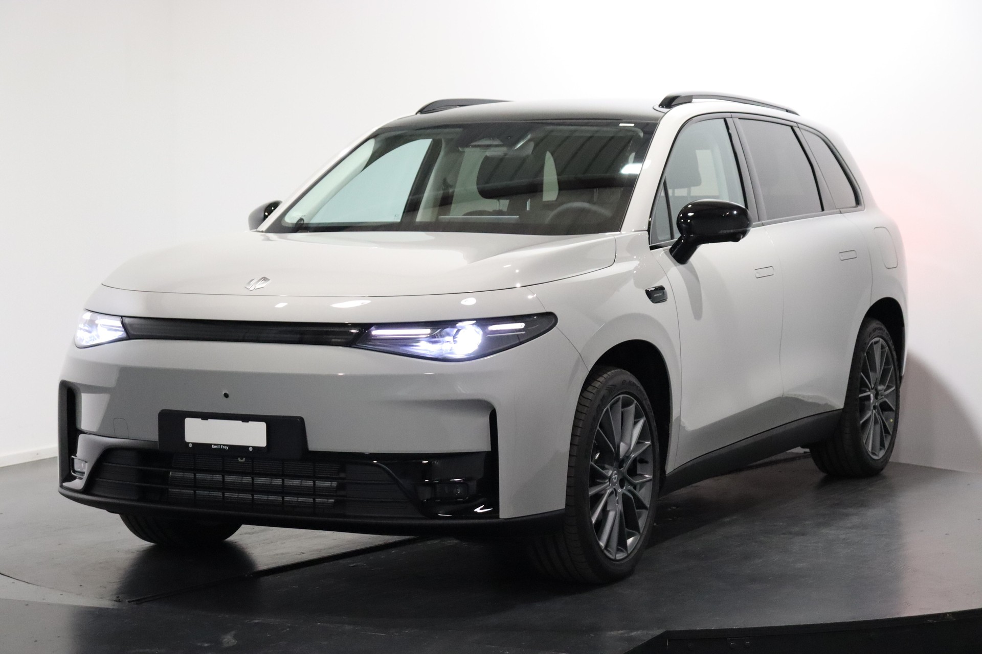 LEAPMOTOR C10 1.5 REEV Design-image-0