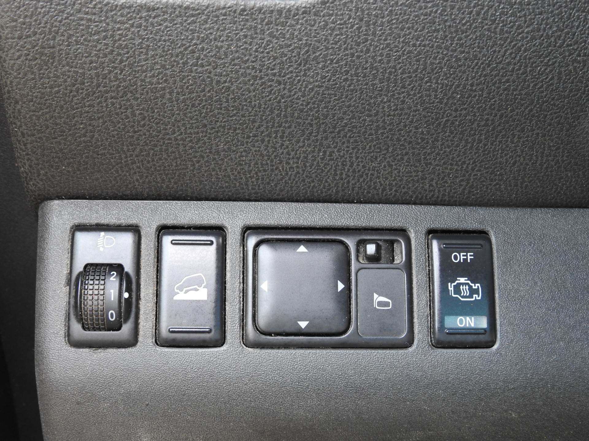 NISSAN Pathfinder 2.5 dCi LE-image-24