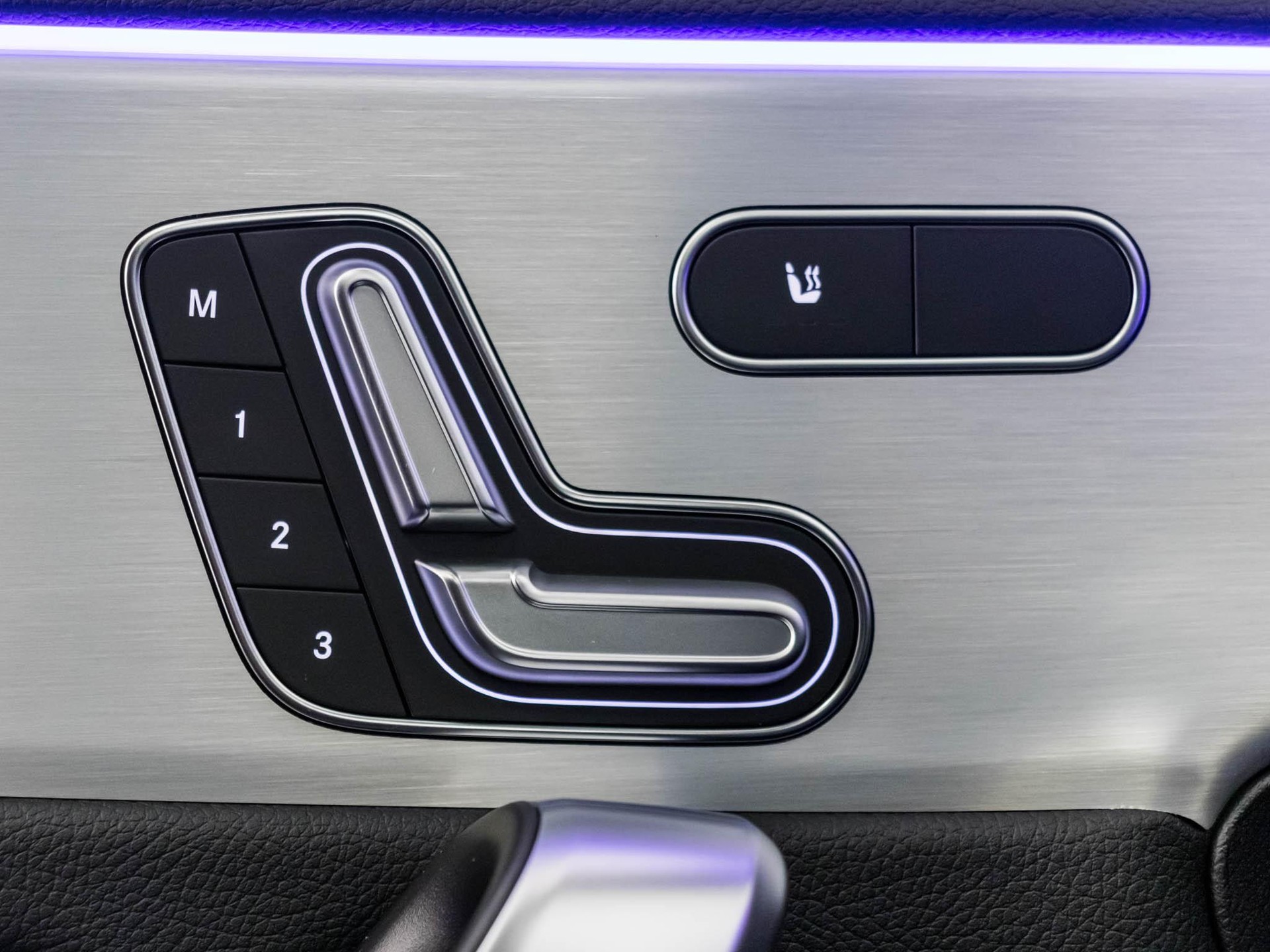 MERCEDES-BENZ A 250 4MATIC-image-12