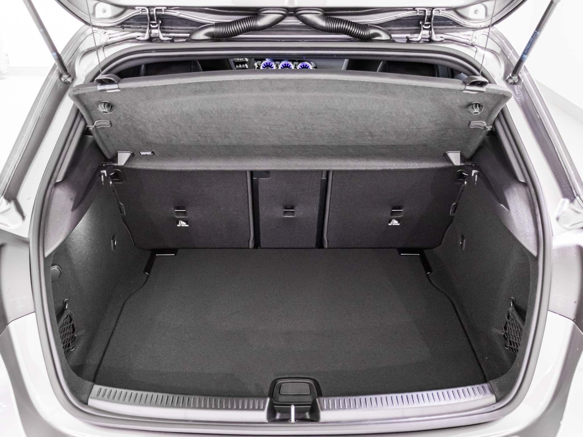 MERCEDES-BENZ A 250 4MATIC-image-13