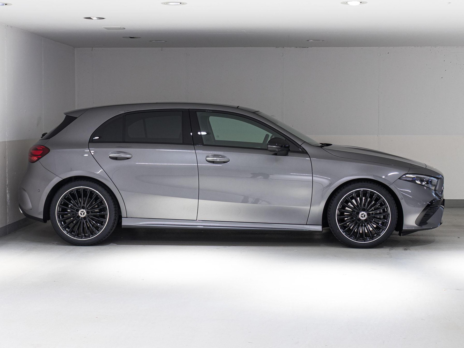 MERCEDES-BENZ A 250 4MATIC-image-1
