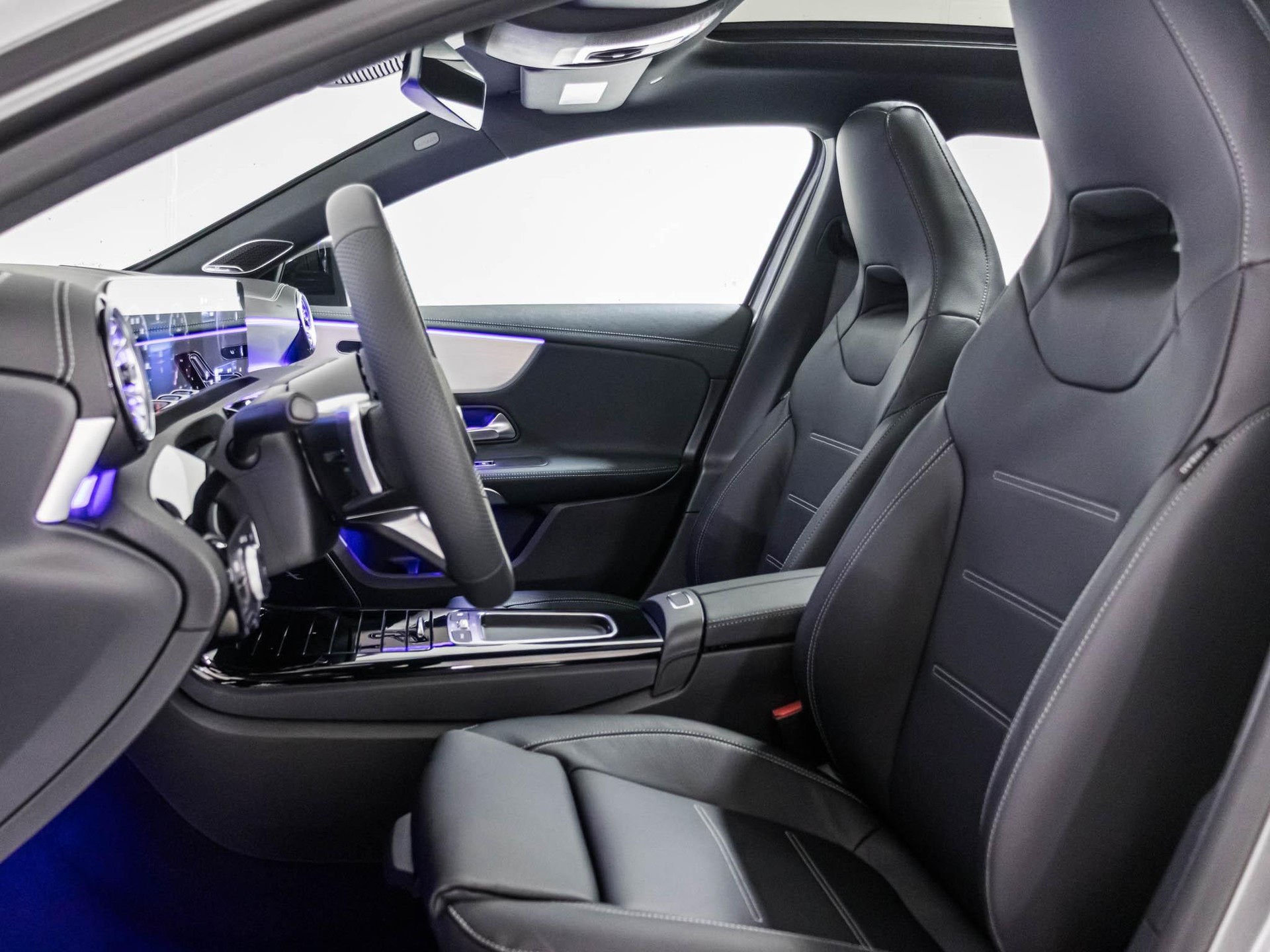 MERCEDES-BENZ A 250 4MATIC-image-6