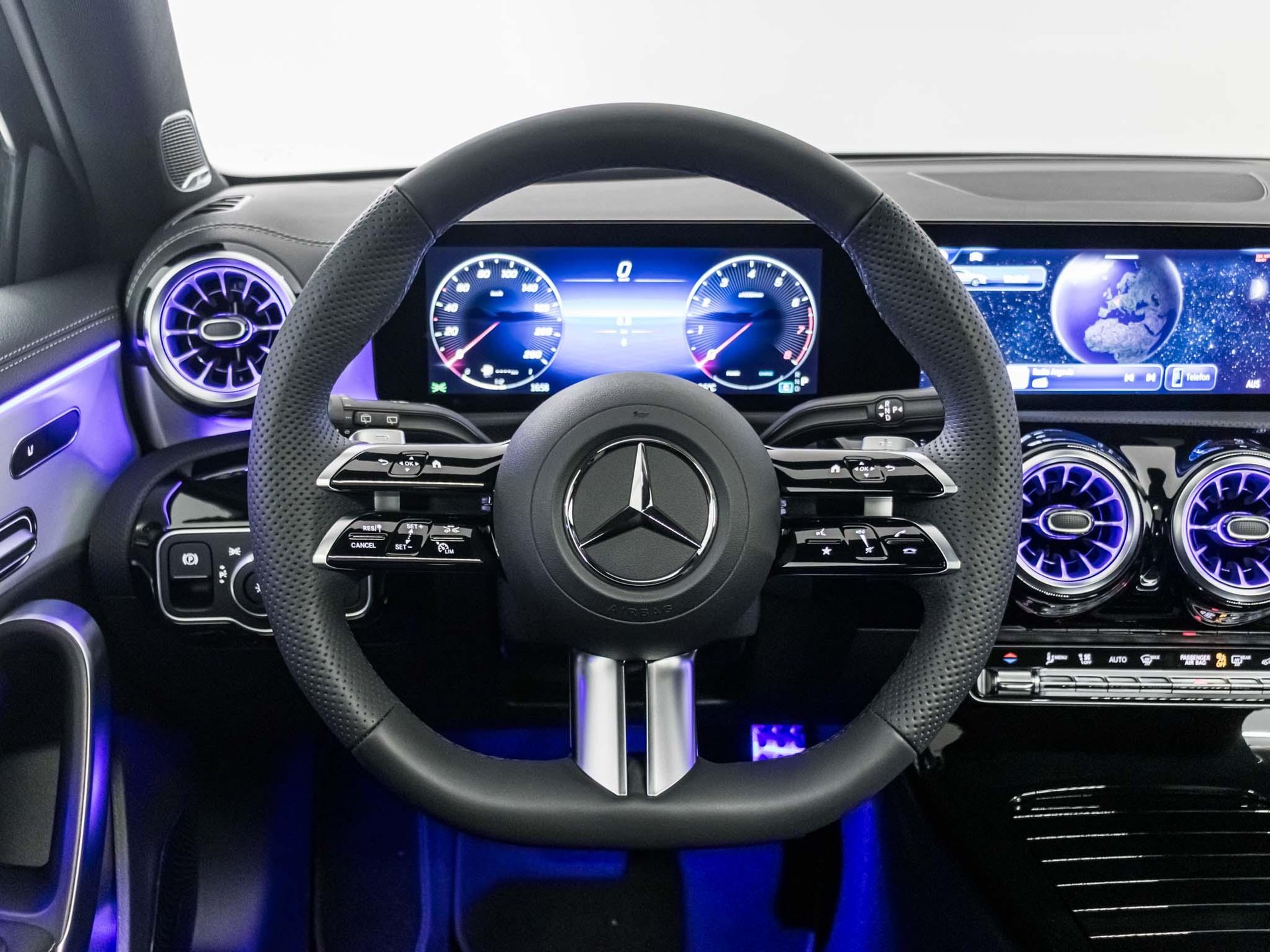 MERCEDES-BENZ A 250 4MATIC-image-10