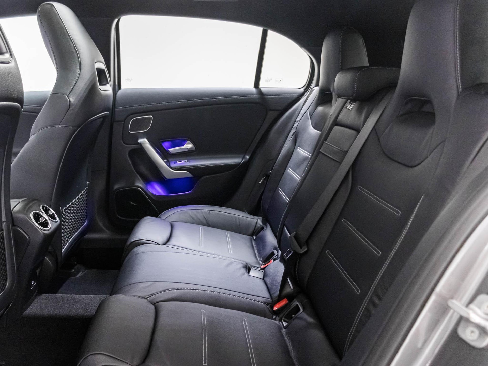 MERCEDES-BENZ A 250 4MATIC-image-7