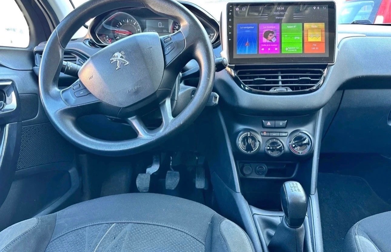 PEUGEOT 208 1.6 e-HDI Active-image-11