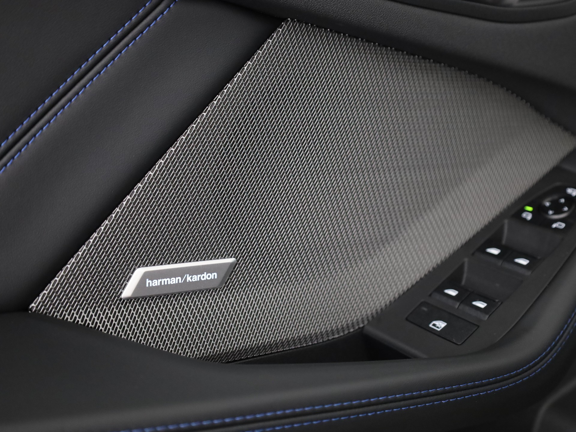 BMW M135i xDrive-image-10