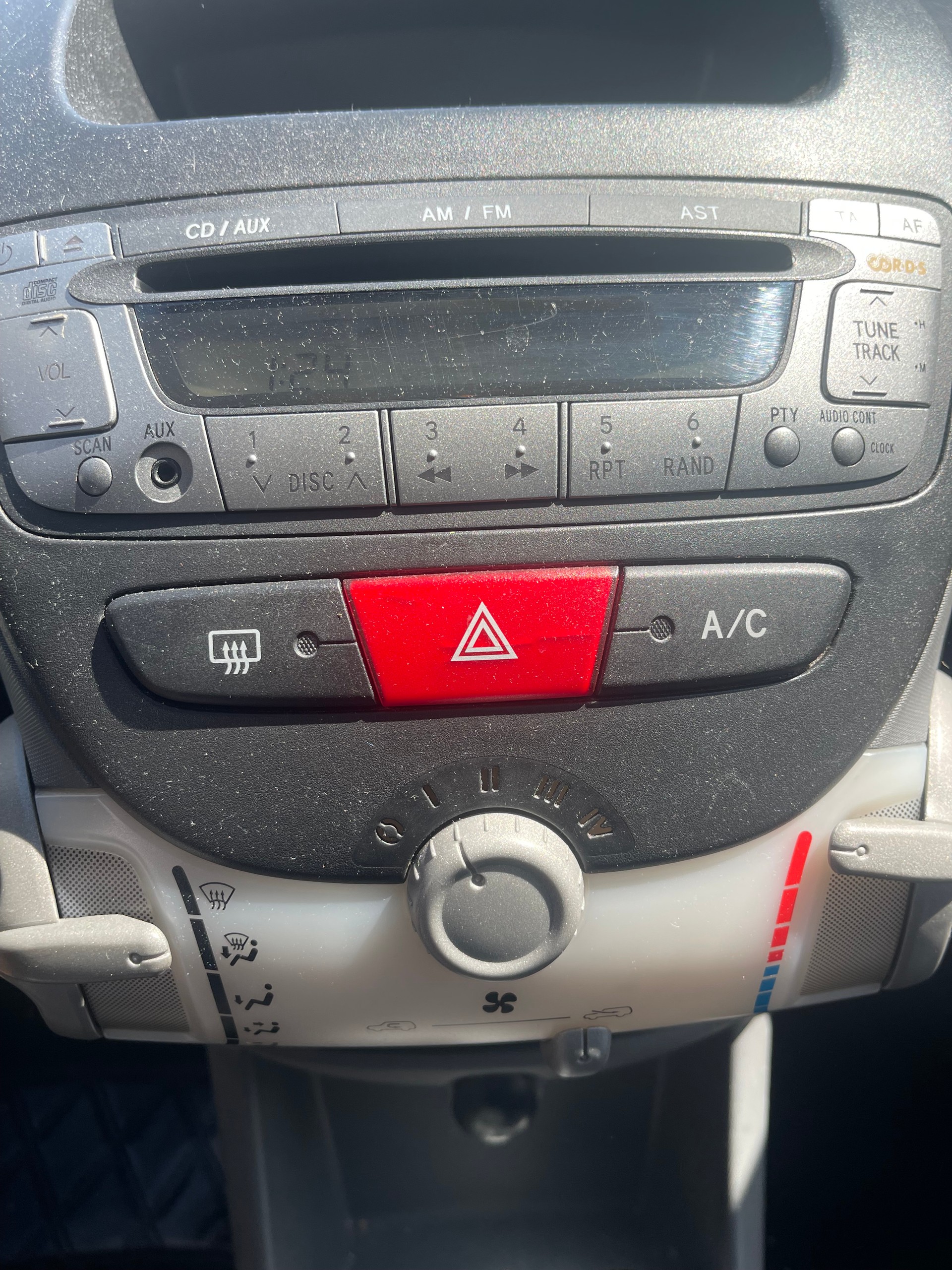 TOYOTA Aygo 1.0 Linea Terra-image-9