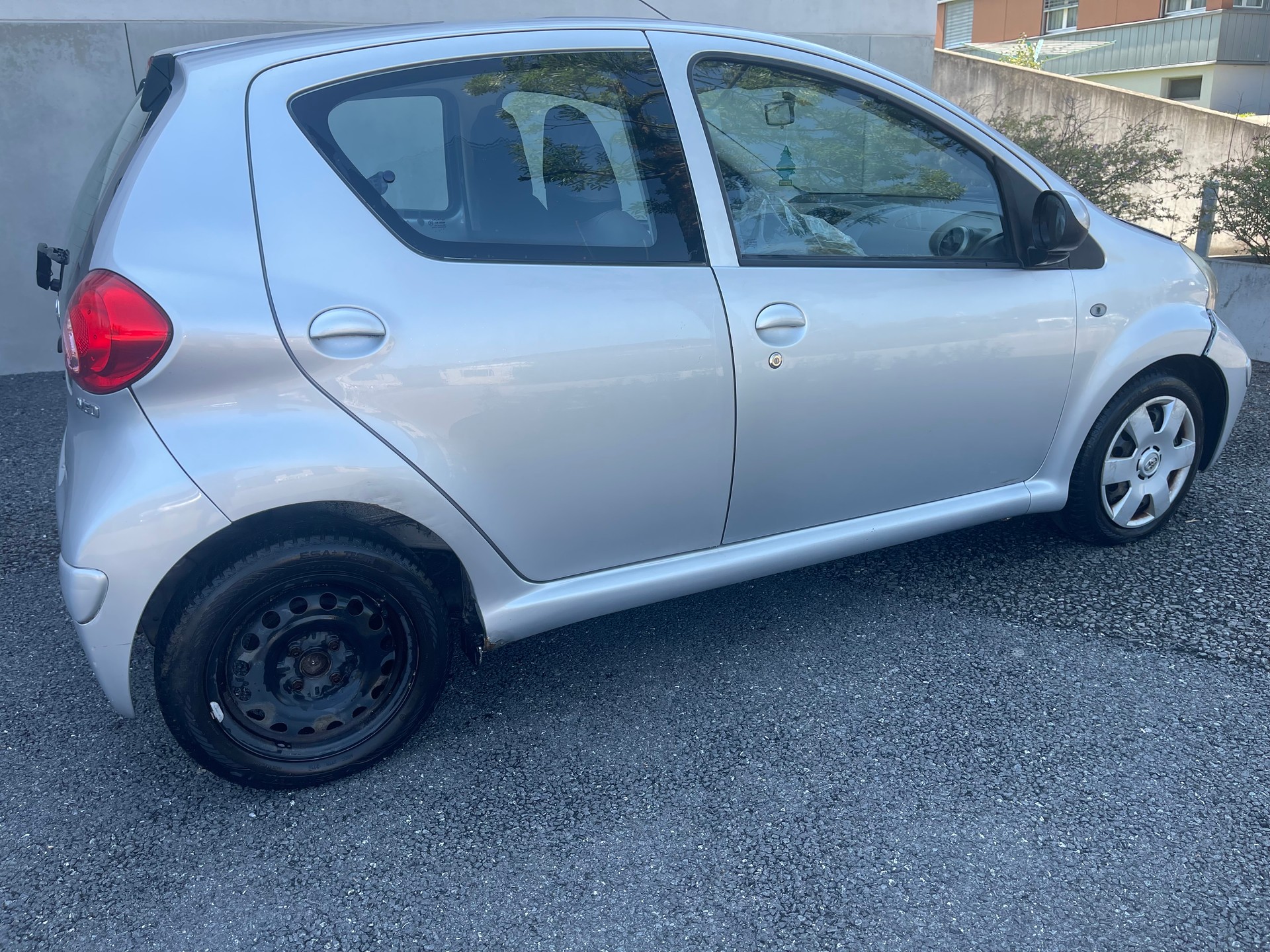 TOYOTA Aygo 1.0 Linea Terra-image-2