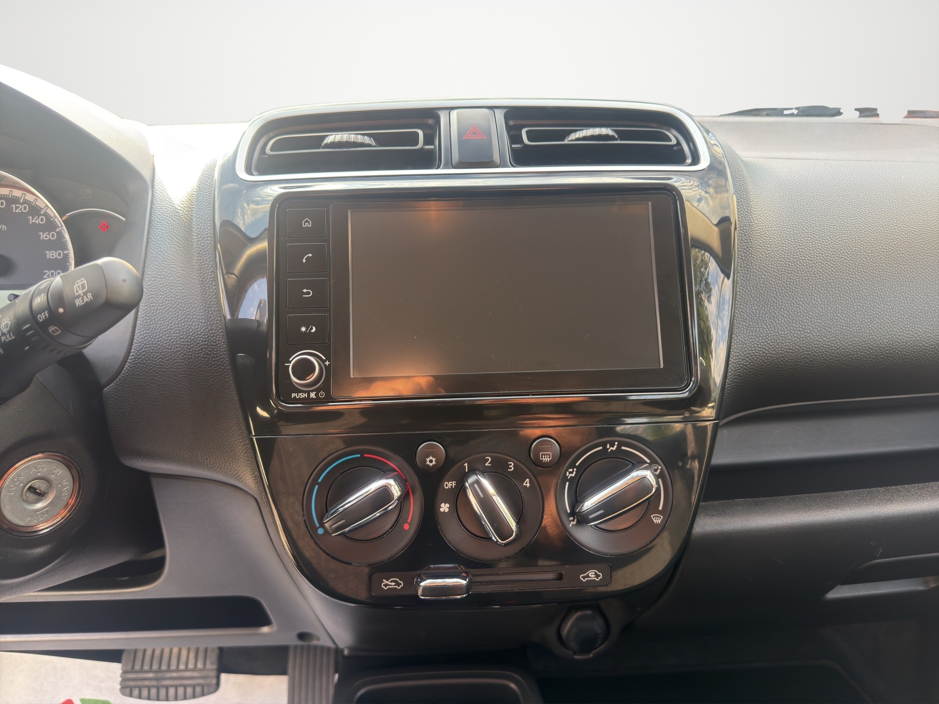 MITSUBISHI Space Star 1.2 CVT Inform-image-11