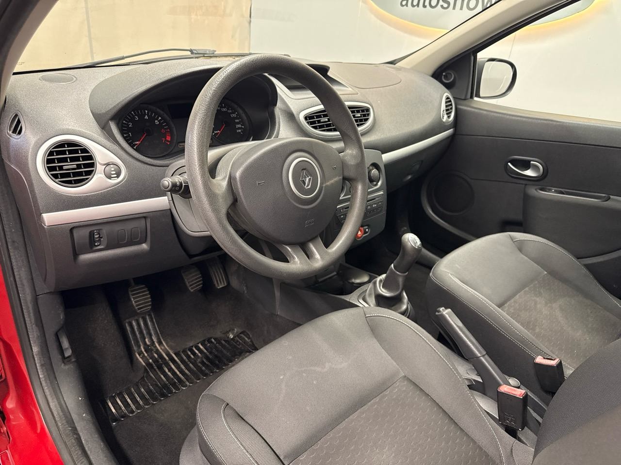 RENAULT Clio 1.2 16V Dynamique-image-2