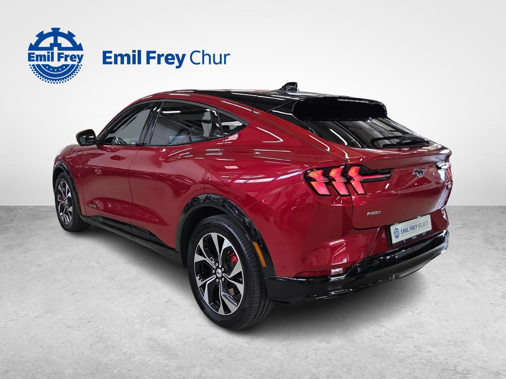 FORD Mustang Mach-E Extended AWD-image-2