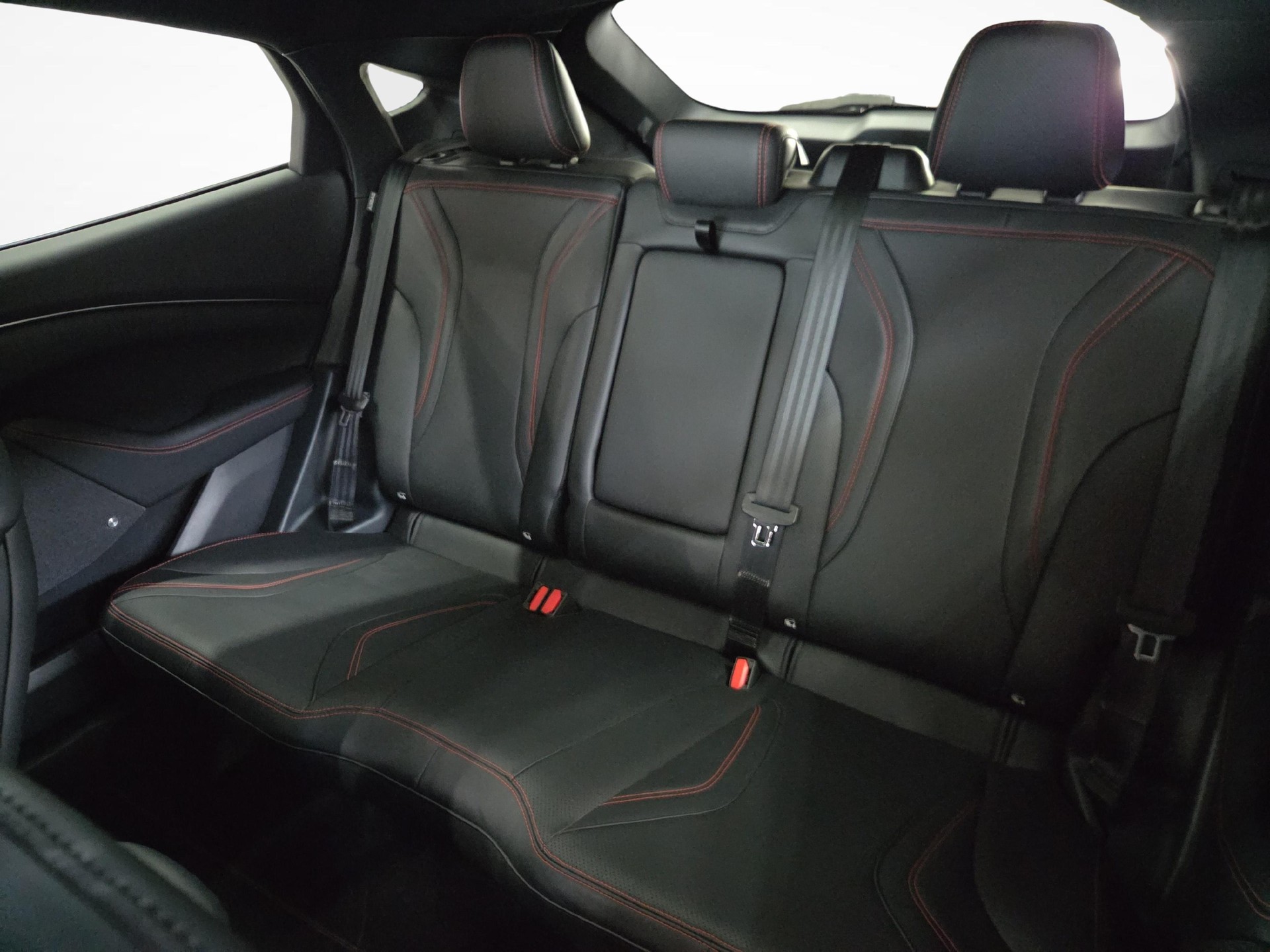 FORD Mustang Mach-E Extended AWD-image-10