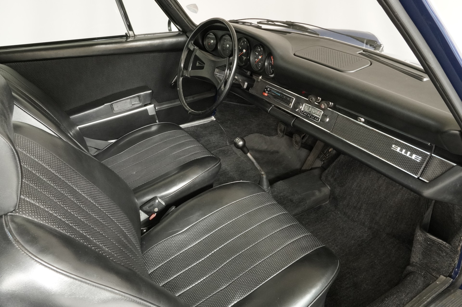 PORSCHE 911 2.2 E-image-10