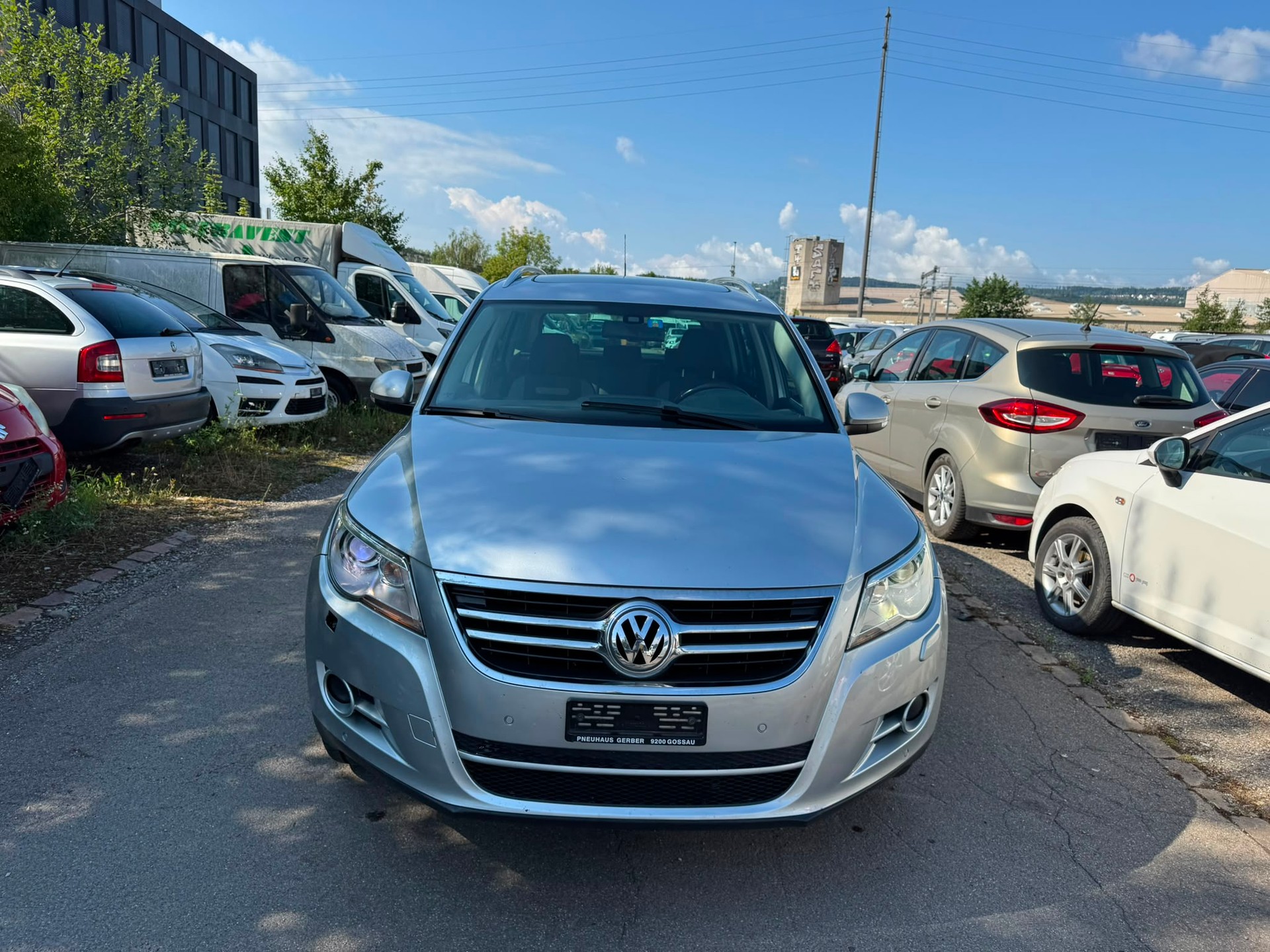 VW Tiguan 2.0 TDI Trend&Fun Tiptronic-image-0