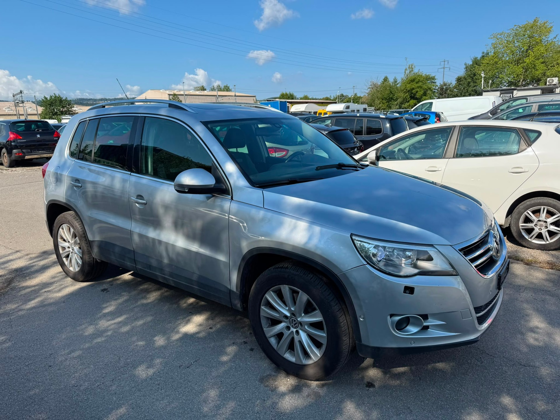 VW Tiguan 2.0 TDI Trend&Fun Tiptronic-image-2