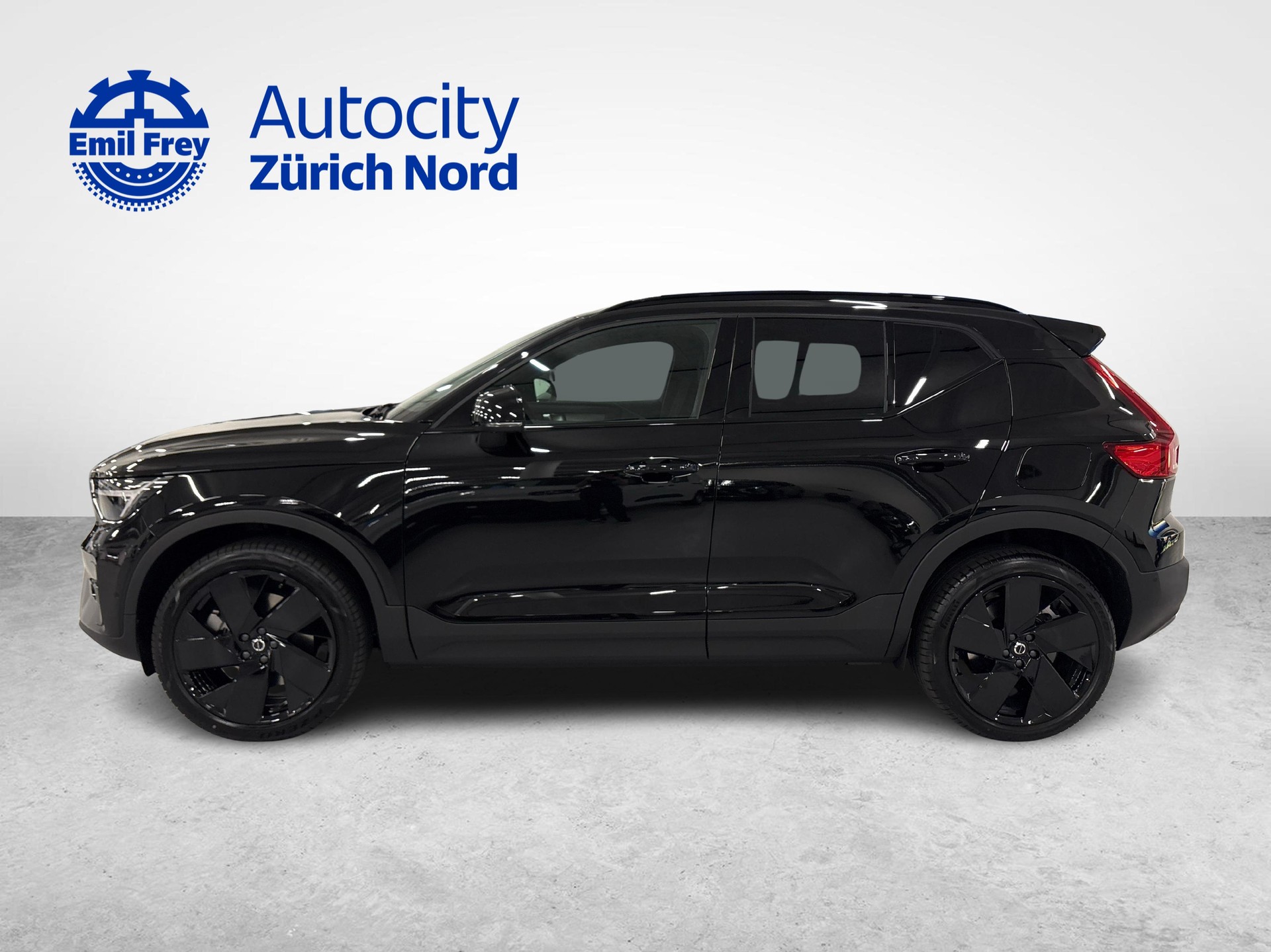 VOLVO EX40 Twin Black Edition AWD-image-1