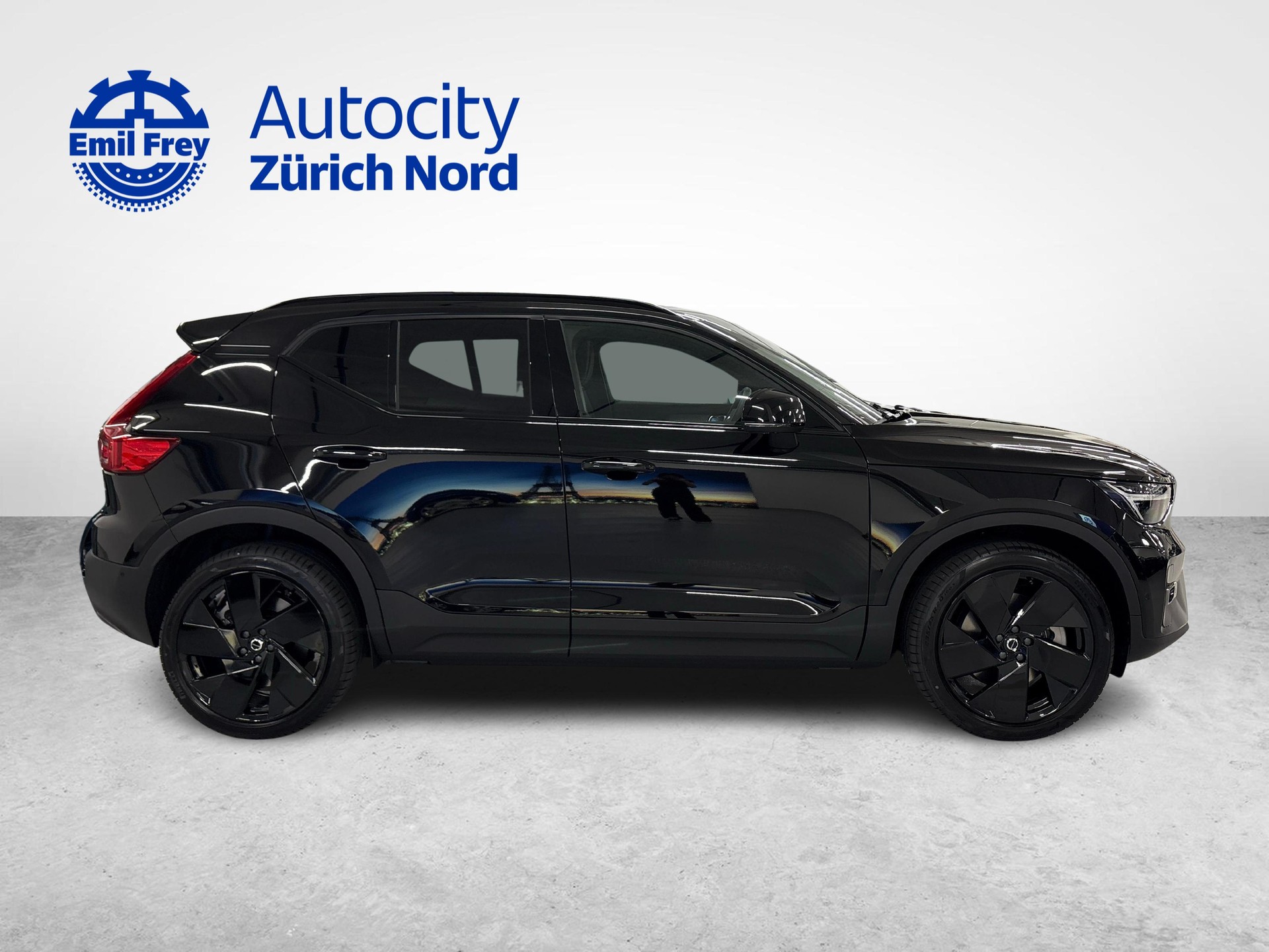VOLVO EX40 Twin Black Edition AWD-image-5