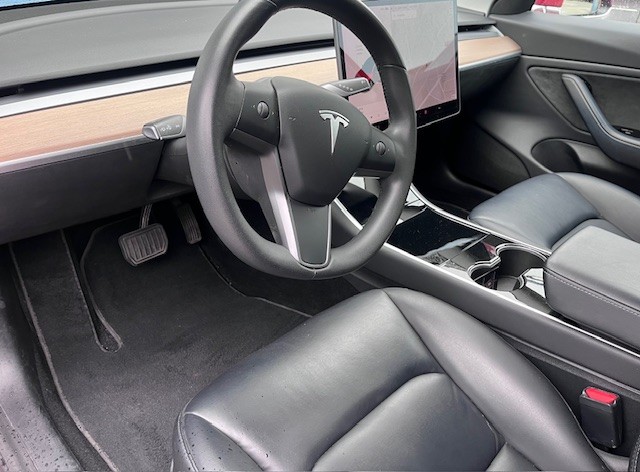 TESLA Model 3 Long Range Dual Motor AWD-image-9