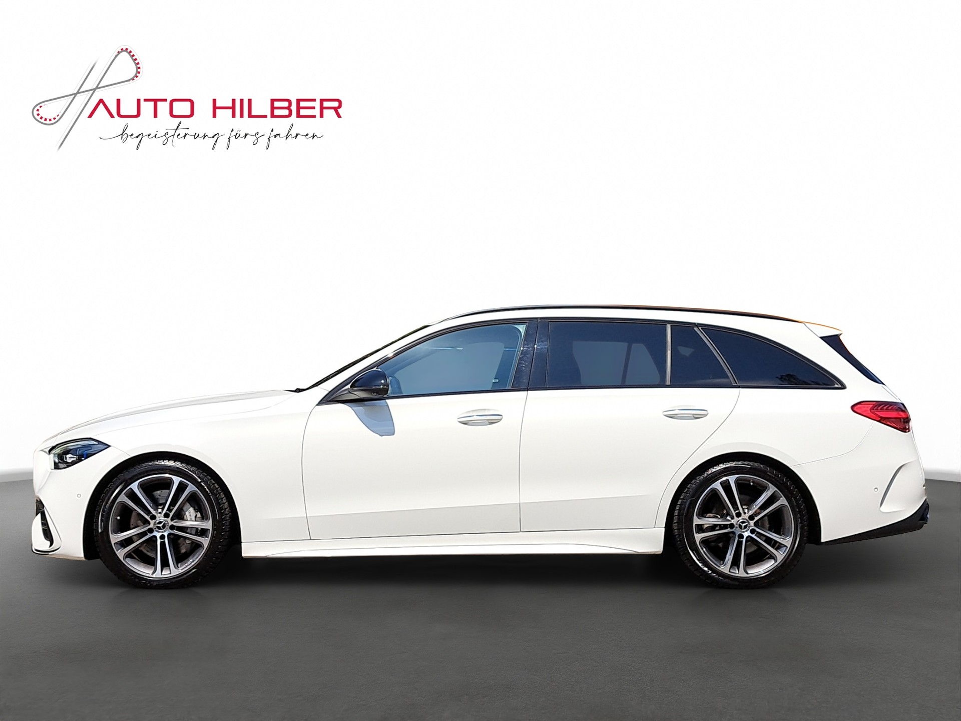MERCEDES-BENZ C 220 d T AMG Line *Anhängerkupplung / Pack Sport Black / 360°Cam*-image-2