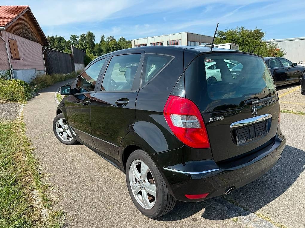 MERCEDES-BENZ A 180 (170) Elégance Autotronic-image-2