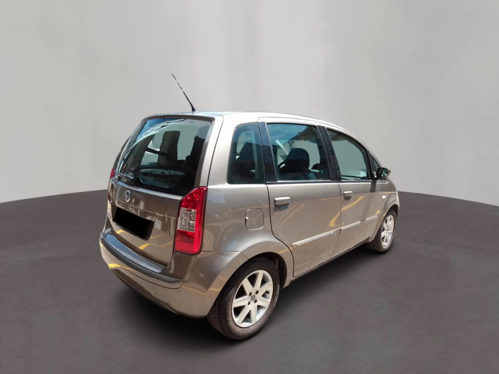 FIAT Idea 1.4 16V Dynamic-image-3