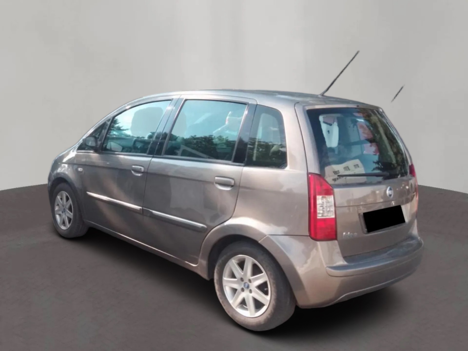 FIAT Idea 1.4 16V Dynamic-image-4