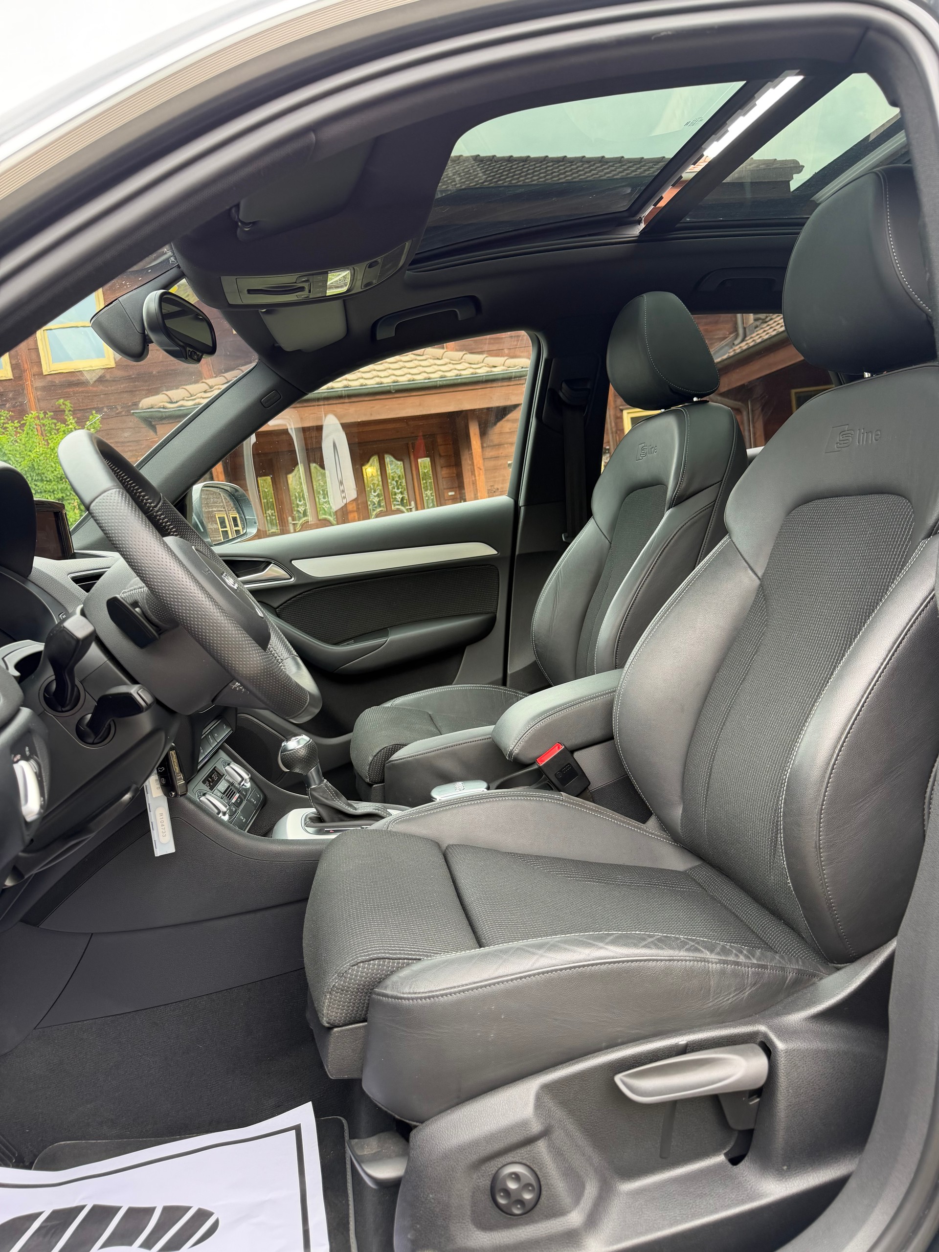 AUDI Q3 2.0 TDI quattro S-tronic-image-6