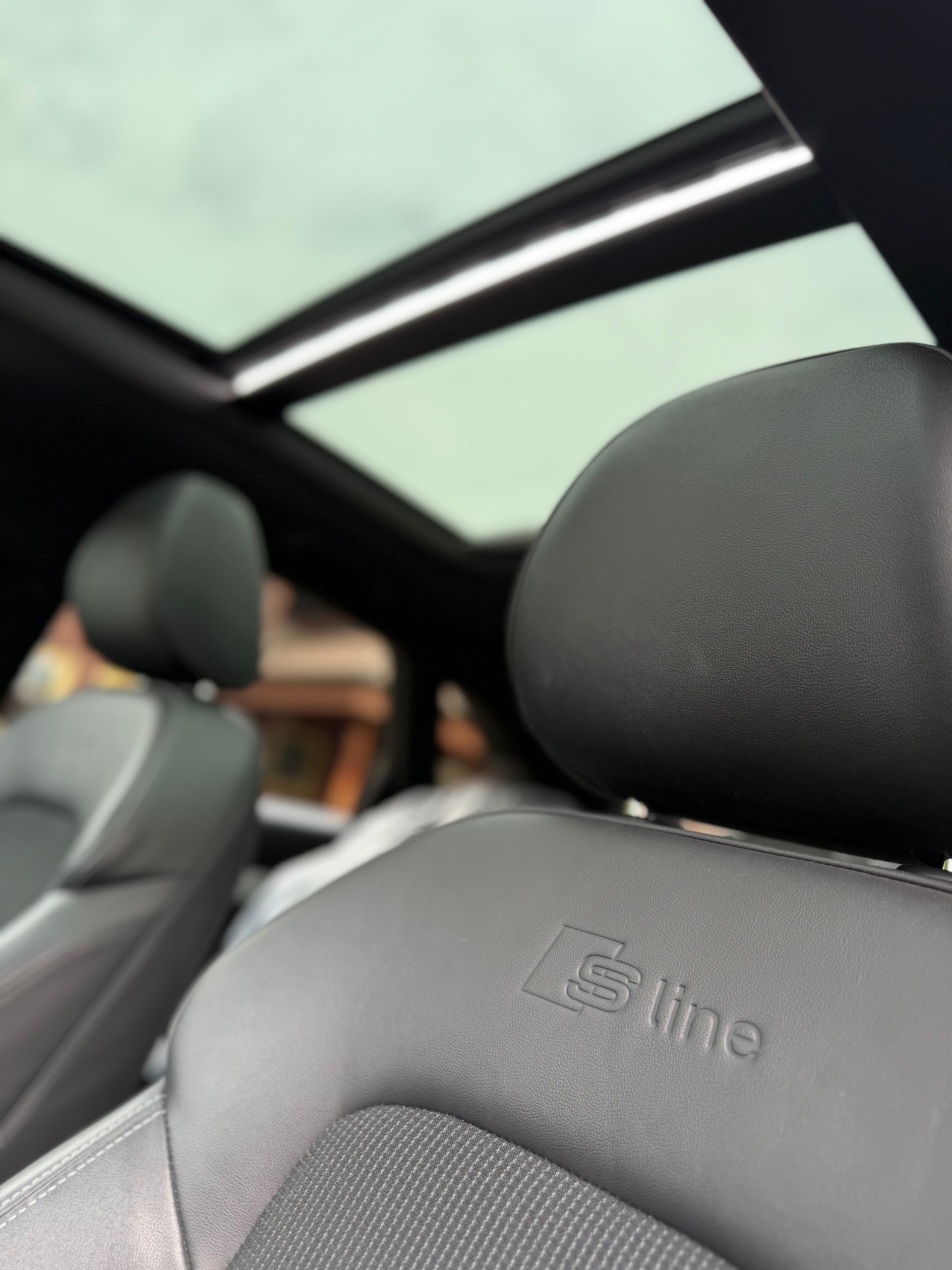 AUDI Q3 2.0 TDI quattro S-tronic-image-8