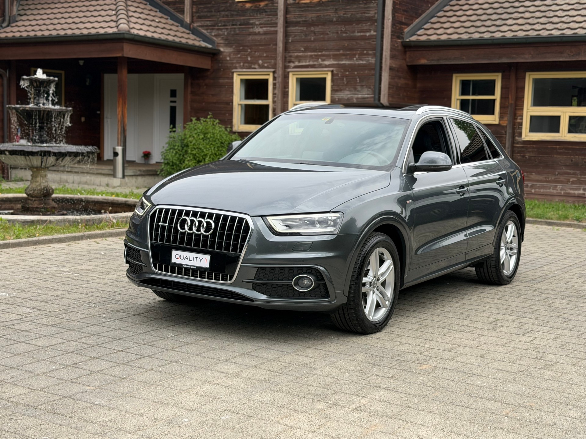 AUDI Q3 2.0 TDI quattro S-tronic-image-0