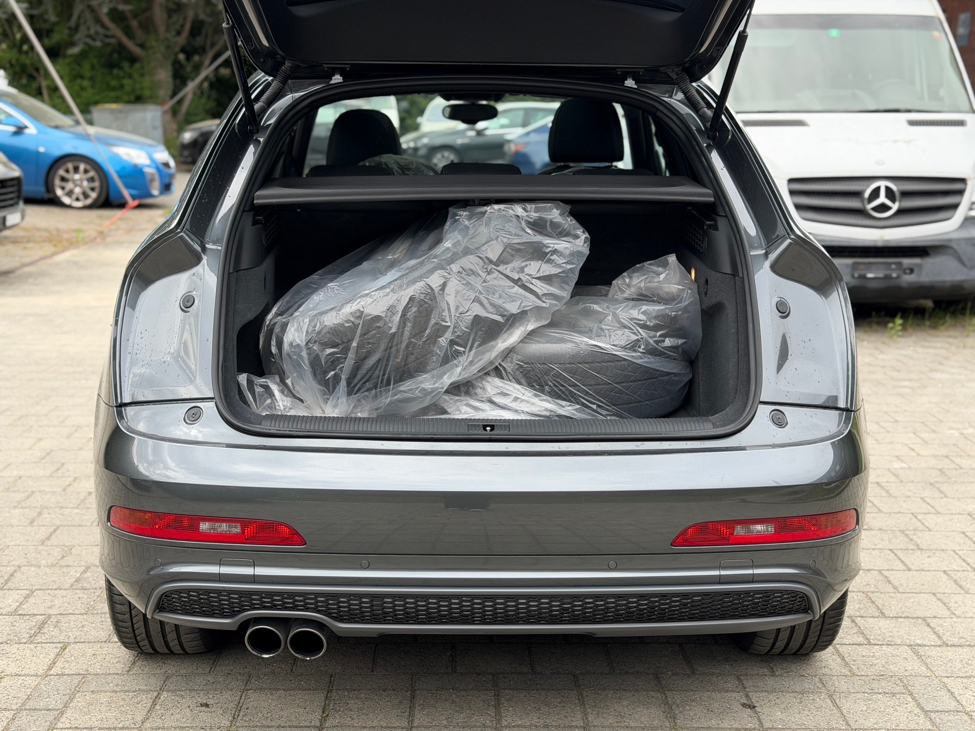 AUDI Q3 2.0 TDI quattro S-tronic-image-5