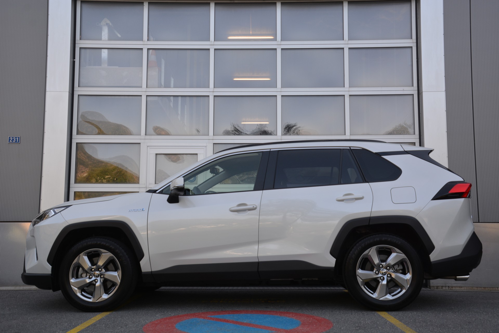 TOYOTA RAV-4 2.5 HSD Trend e-CVT 4WD-image-3