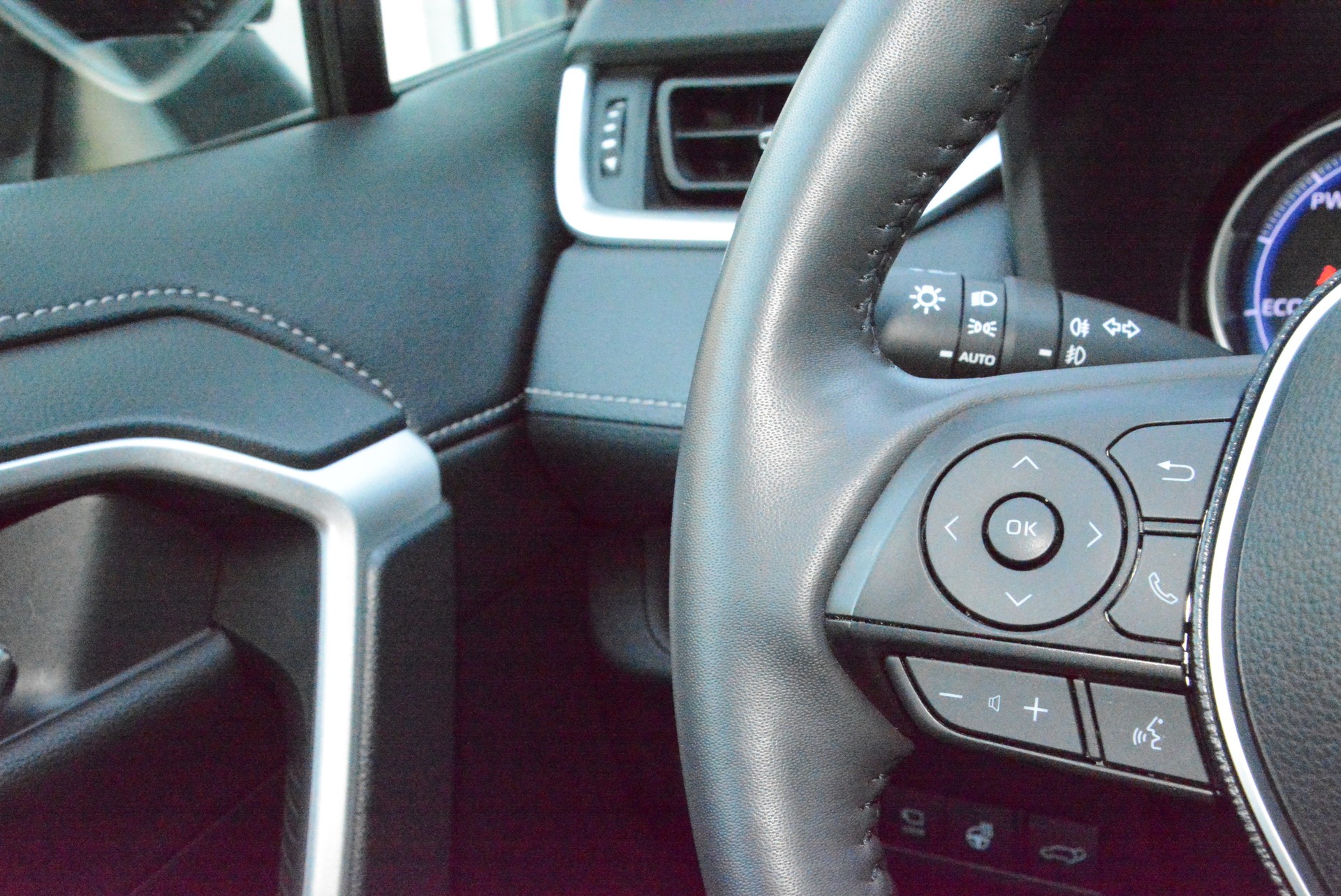 TOYOTA RAV-4 2.5 HSD Trend e-CVT 4WD-image-14