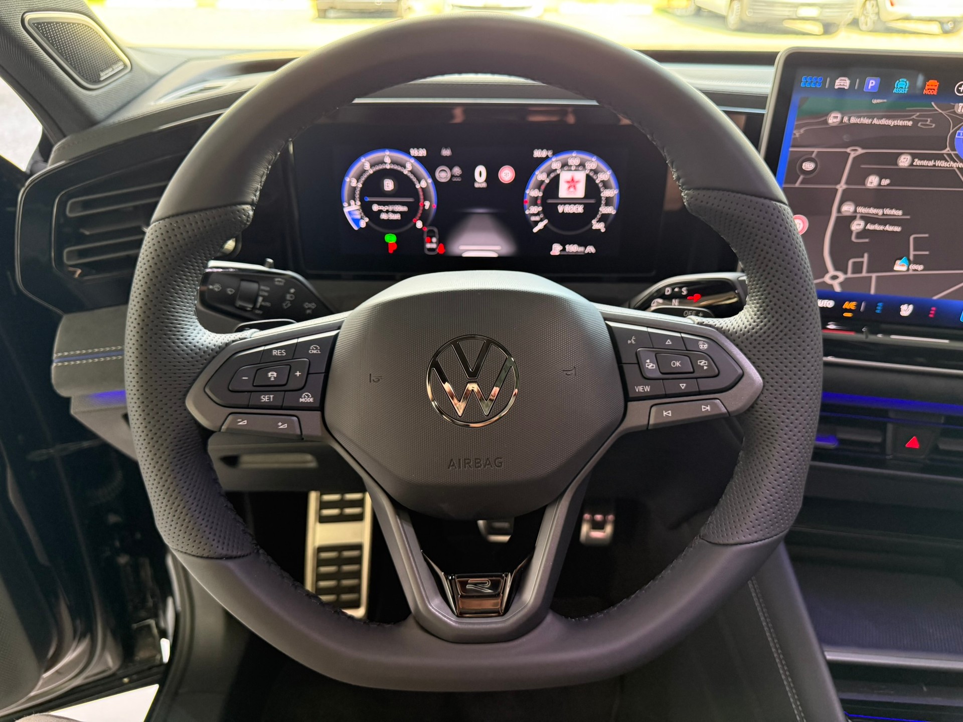 VW Tiguan 2.0 TSI DSG R-Line United 4Motion-image-11