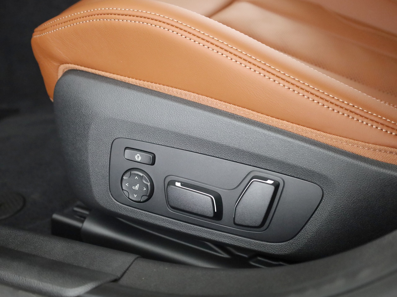 BMW M3 Touring xDrive Competition M-image-14