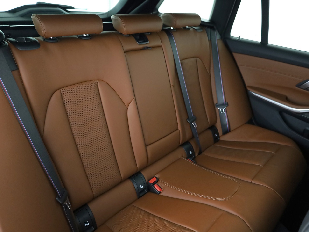 BMW M3 Touring xDrive Competition M-image-11