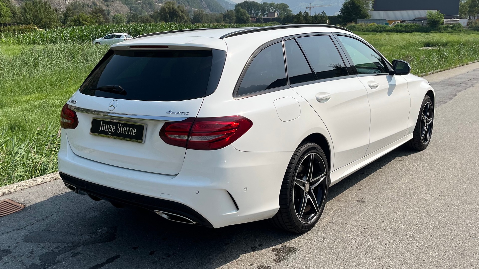 MERCEDES-BENZ C 200 AMG Line 4Matic 7G-Tronic-image-4