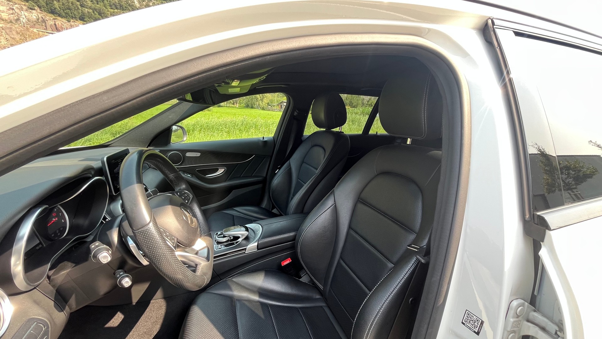 MERCEDES-BENZ C 200 AMG Line 4Matic 7G-Tronic-image-9