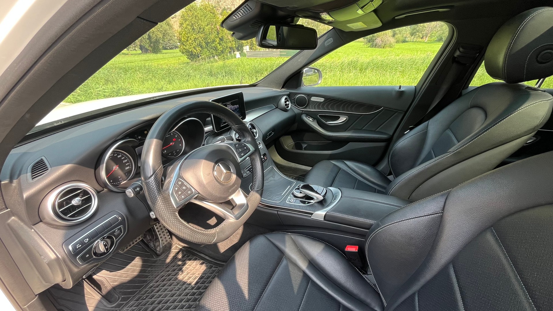 MERCEDES-BENZ C 200 AMG Line 4Matic 7G-Tronic-image-10