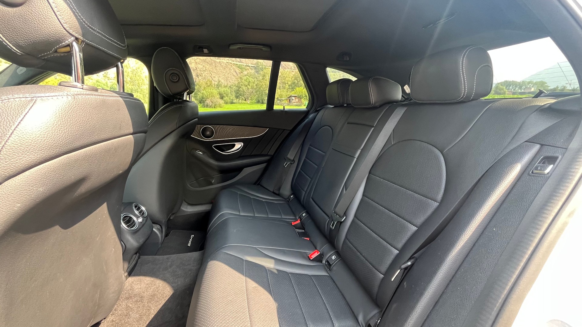 MERCEDES-BENZ C 200 AMG Line 4Matic 7G-Tronic-image-12