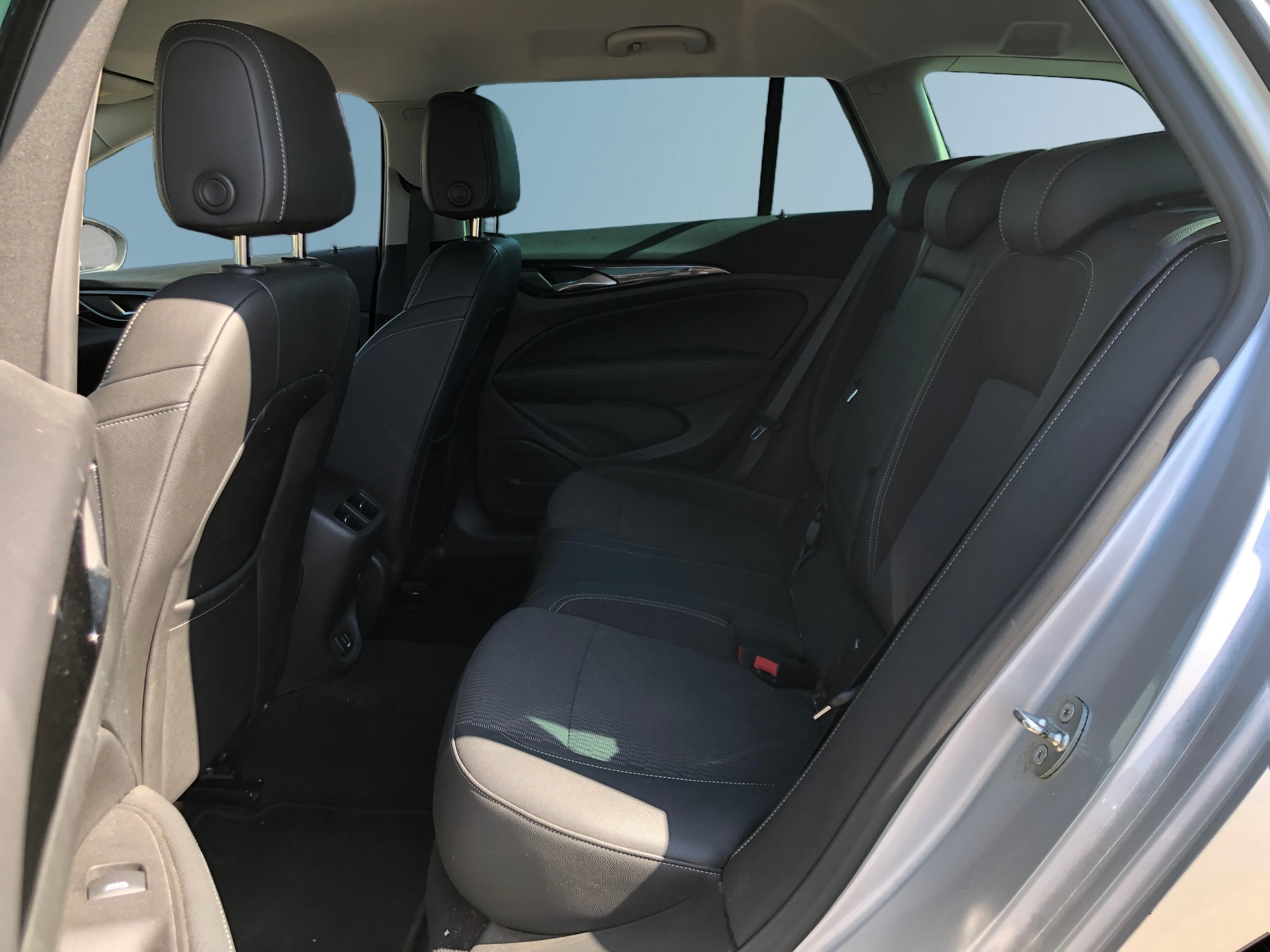 OPEL Sports Tourer-image-14