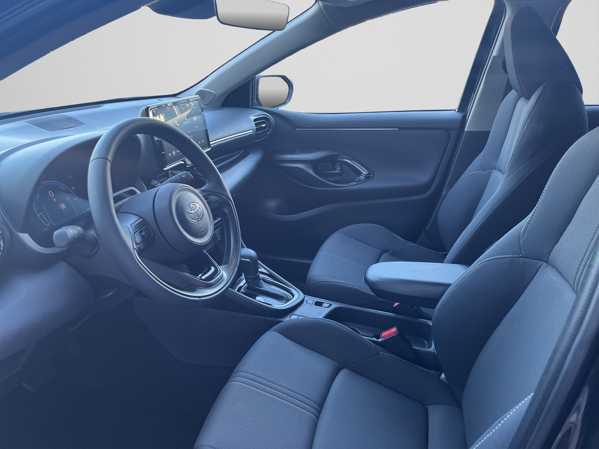 TOYOTA YARIS 1.5 VVT-i HSD Trend-image-7