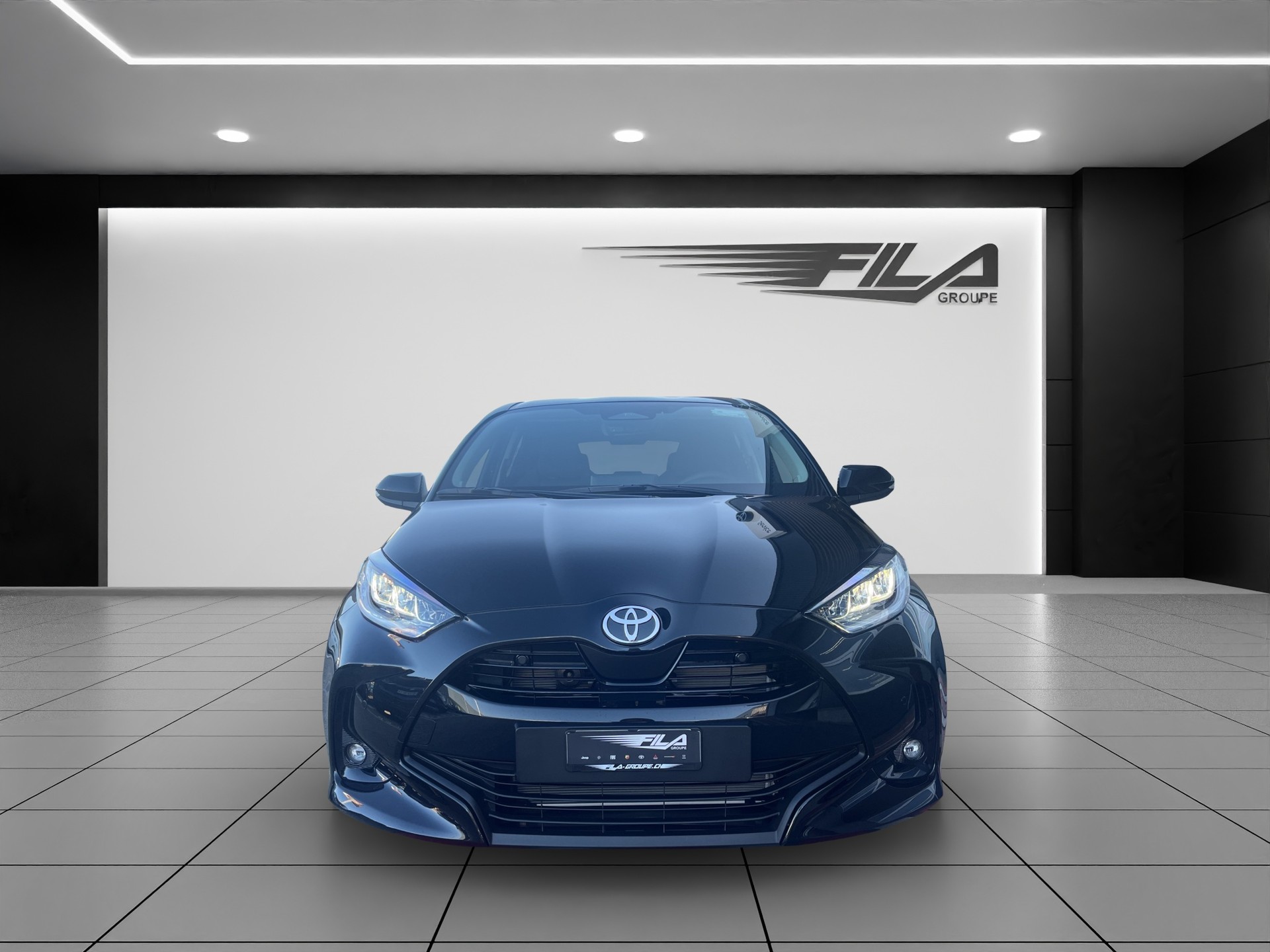 TOYOTA YARIS 1.5 VVT-i HSD Trend-image-2