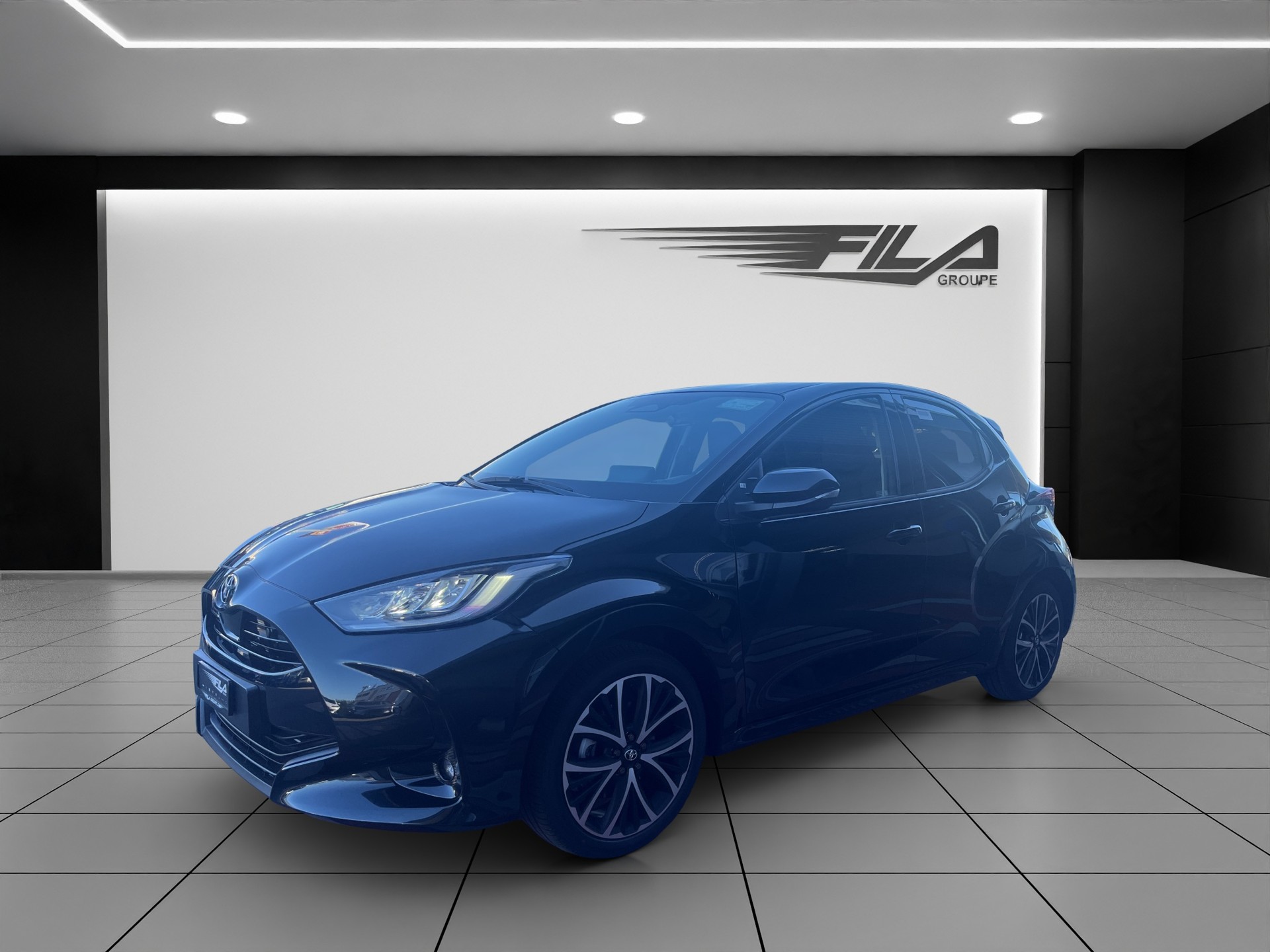 TOYOTA YARIS 1.5 VVT-i HSD Trend-image-1