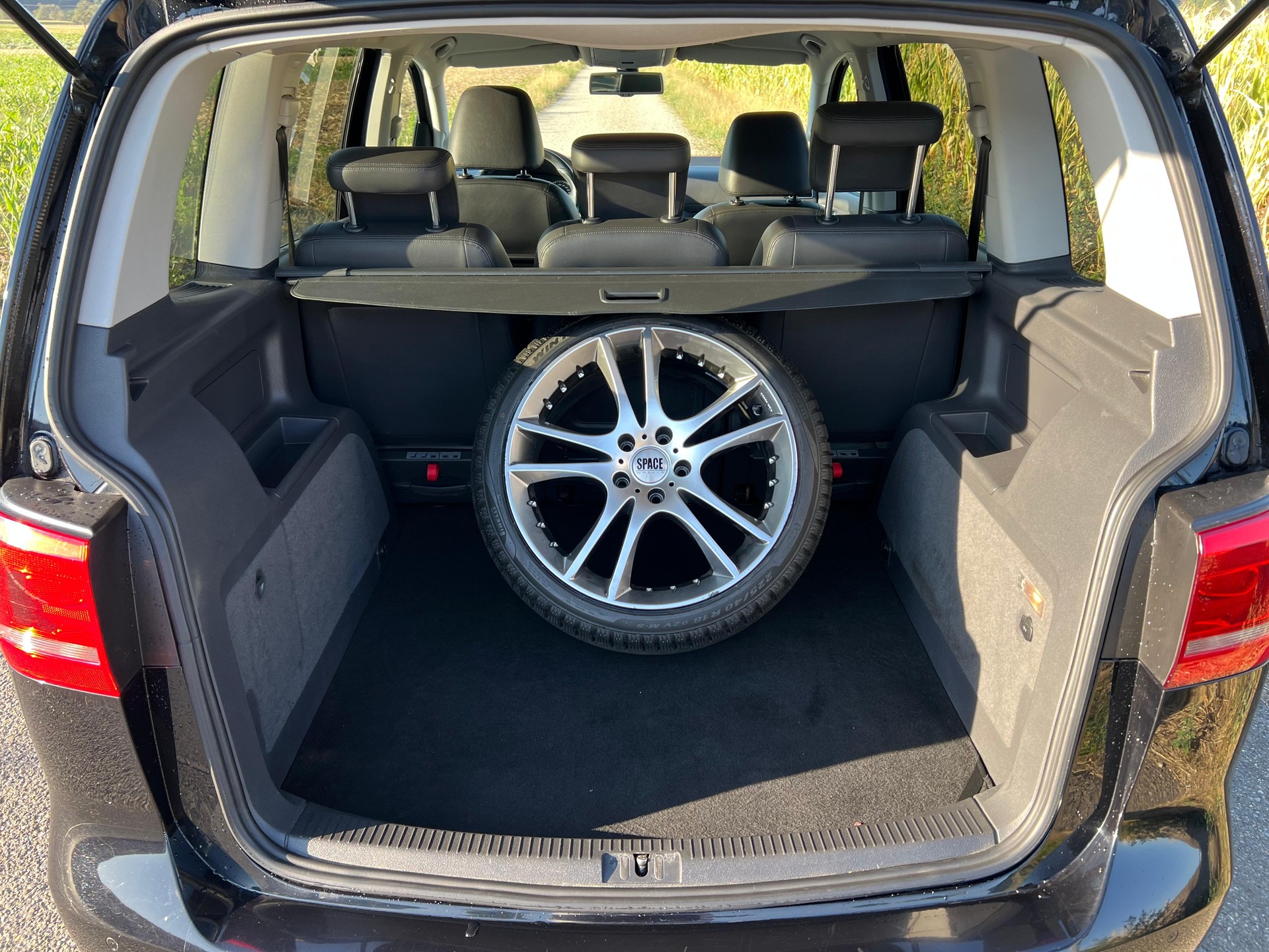 VW Touran 1.4 TSI Highline DSG-image-13