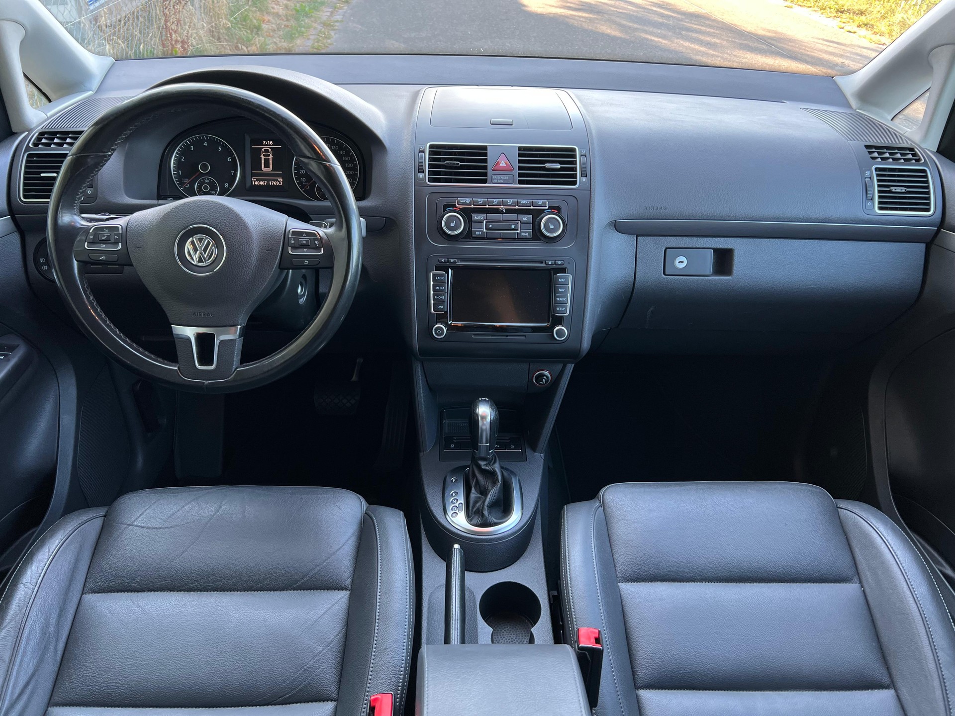 VW Touran 1.4 TSI Highline DSG-image-9