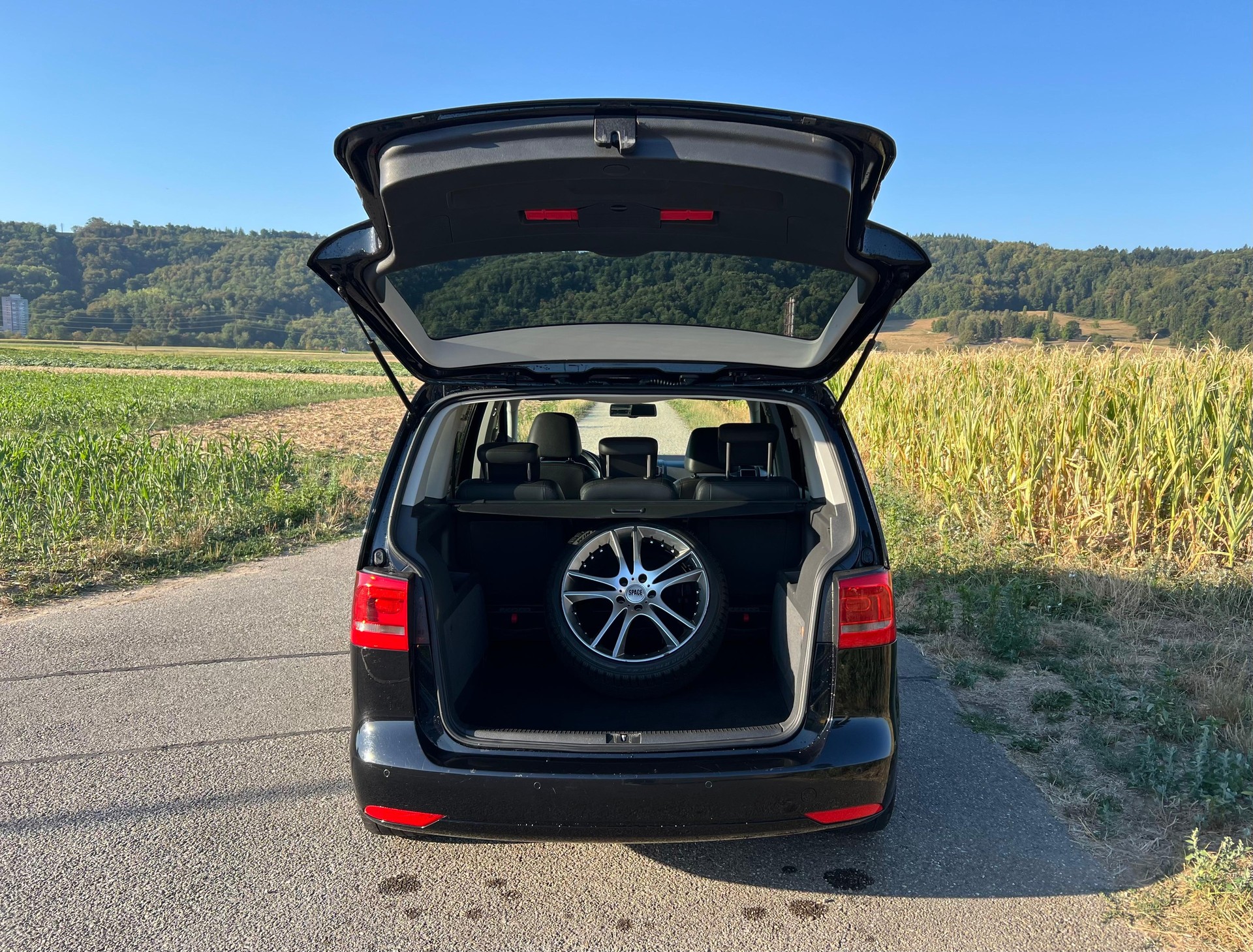 VW Touran 1.4 TSI Highline DSG-image-12