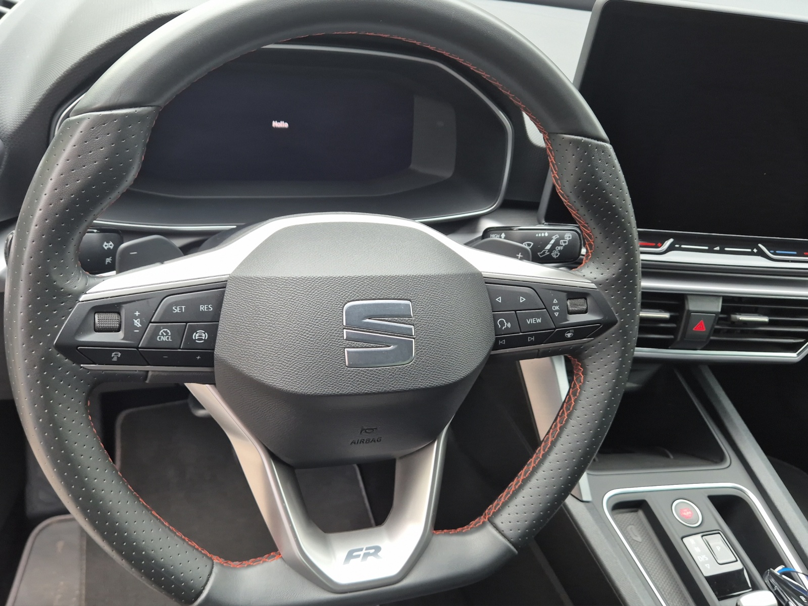 SEAT Leon ST 1.5 eHybrid pHEV DSG FR-image-10