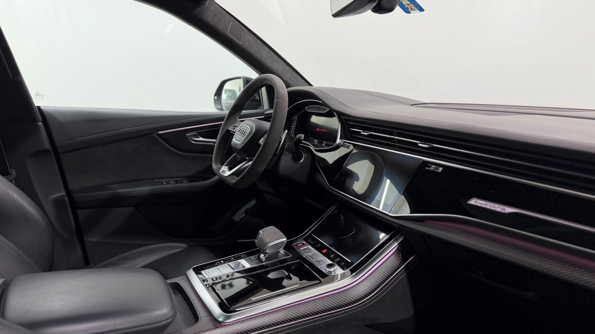 AUDI RS Q8 4.0 V8 TFSI quattro T-Tr-showroom-element-3